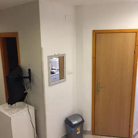 Juranovi Dvori Apartman *